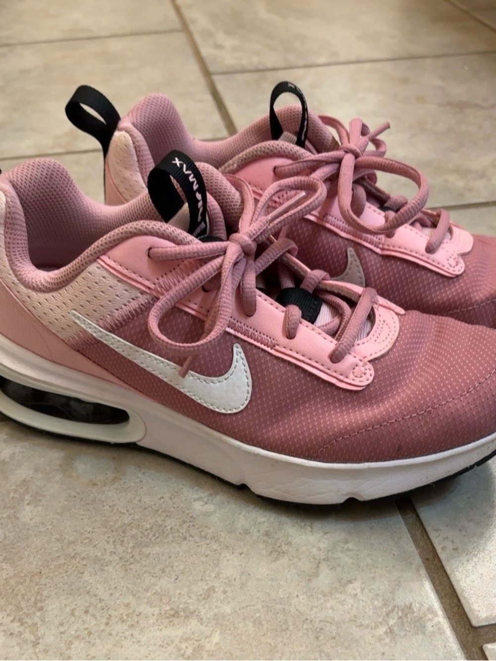 Nike Air Max INTRLK Lite Pink White Sneakers Youth Girls Size 5.5Y DQ7779-601